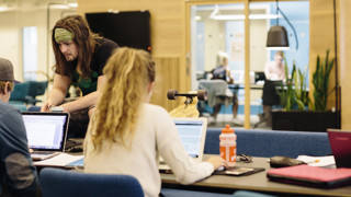 Bild på Studenter i Vardagsrummet