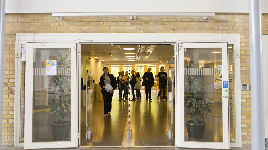 Bild på UB:s entré