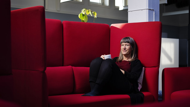 Porträtt på Maria Göransdotter, universitetsadjunkt på Designhögskolan, Umeå universitet.