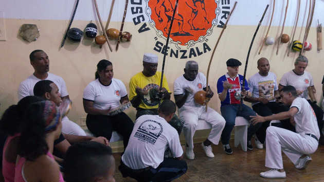 Bild på capoeirautövare