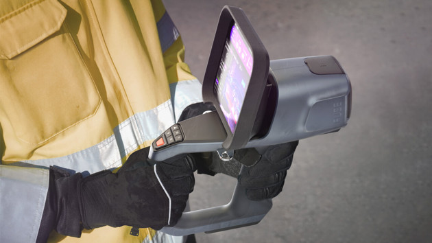 FUSE is a handheld device with an integrated screen designed for professional use for the firefighters.